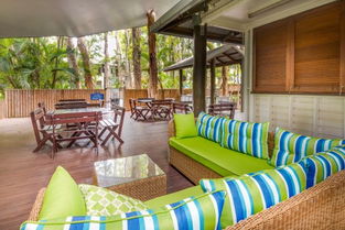 reef house palm cove cairns,Location and Accessibility